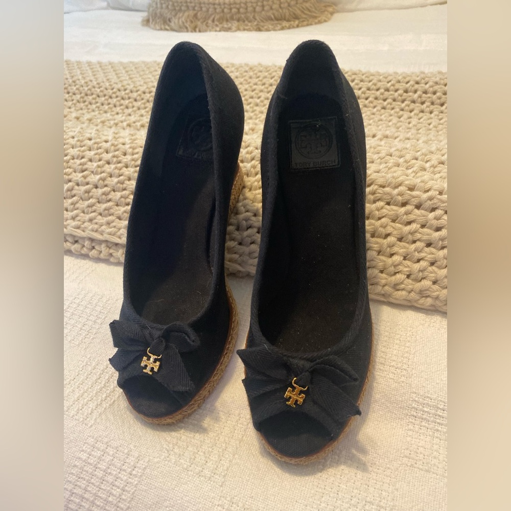 Sandalias con uso pero en buen estado .
Size 7,5 , están con medidas